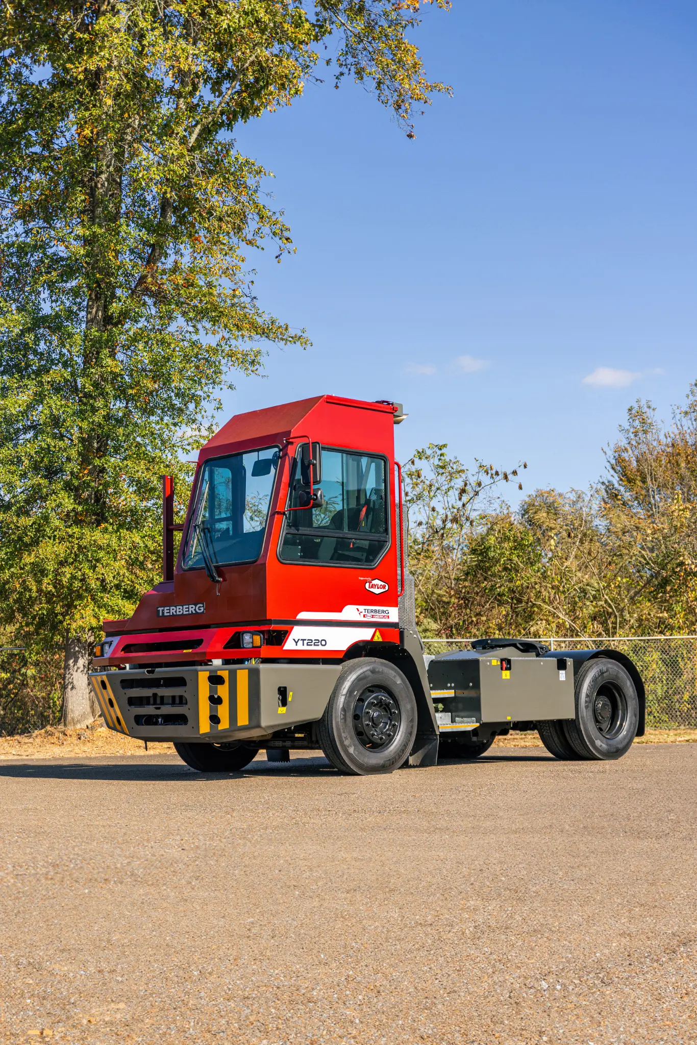 Yt 220 Terminal Tractor (3)